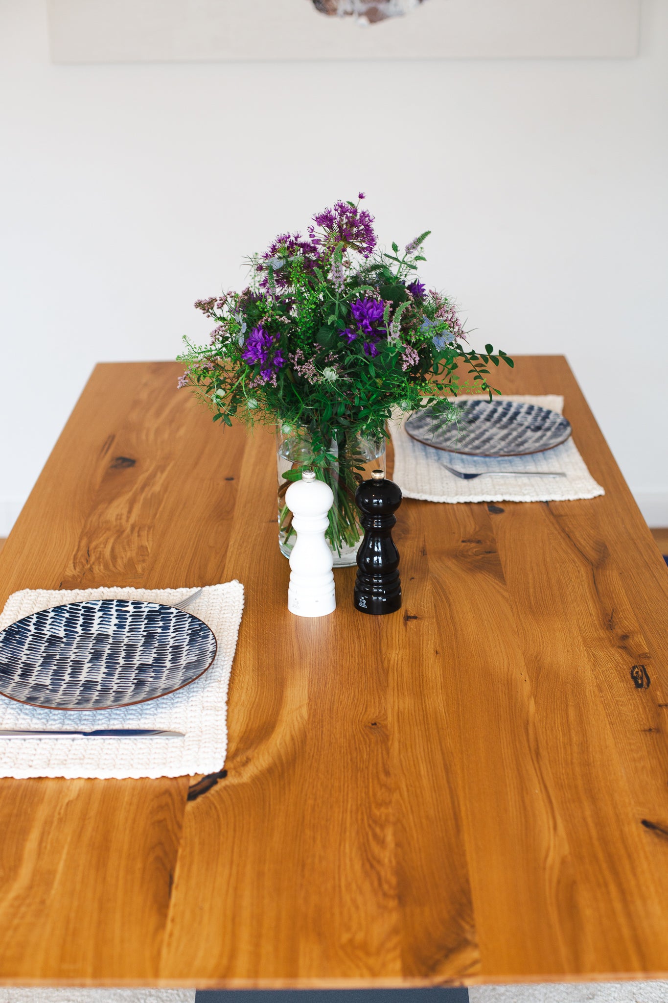 Esstisch aus Wildeiche mit Schweizer Kante, in 200x100 cm - Helvetia Natur, Draufsicht