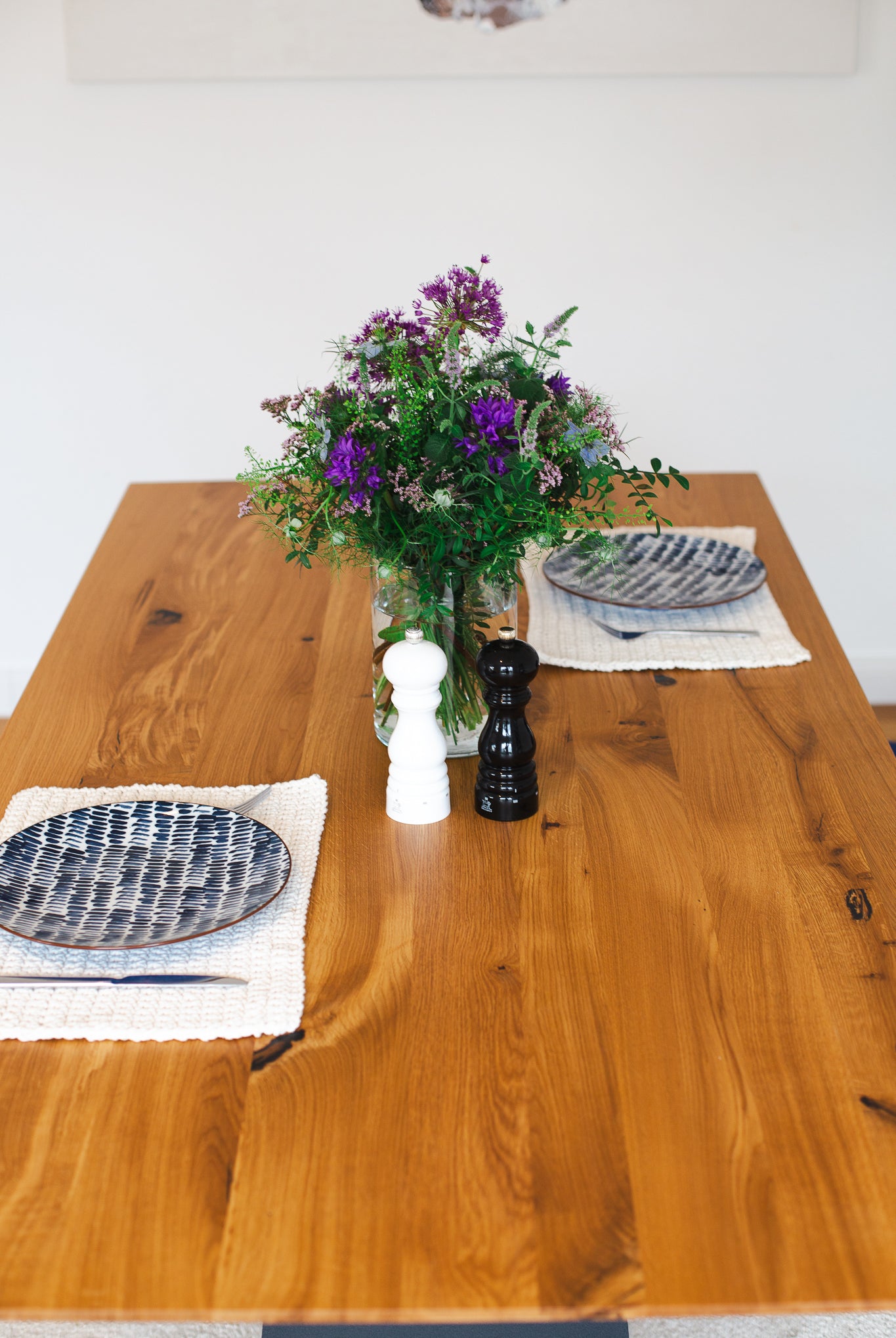 Esstisch aus Wildeiche mit Schweizer Kante, in 220x100 cm - Helvetia Natur, Draufsicht